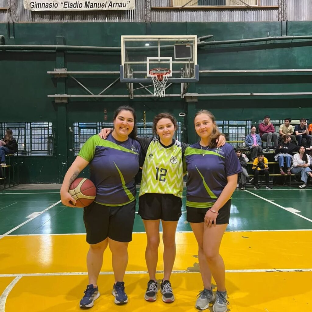 Instagram post from deportesunicen. This post is in position 7.